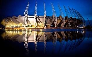Hai người đã chết người tại SVĐ chuẩn bị cho World Cup 2014 ảnh 1