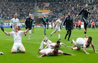 Bayern Munich lập siêu kỷ lục trong ngày đăng quang ảnh 1