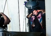 Vừa nhá ảnh hậu trường, fans của Isaac bấn loạn