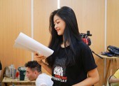 Á hậu Kiều Loan cosplay rapper Đen Vâu trong Táo xuân Canh Tý