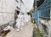Tiểu Vy, Phương Anh mặc đồ bảo hộ xông pha cứu trợ xóm trọ nghèo