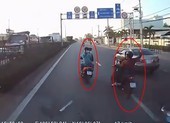 8 thanh niên chạy xe máy rượt chém như phim trên Quốc lộ 22