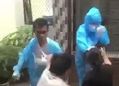 Công an làm việc với nhóm người hành hung nhân viên y tế tại quận 8