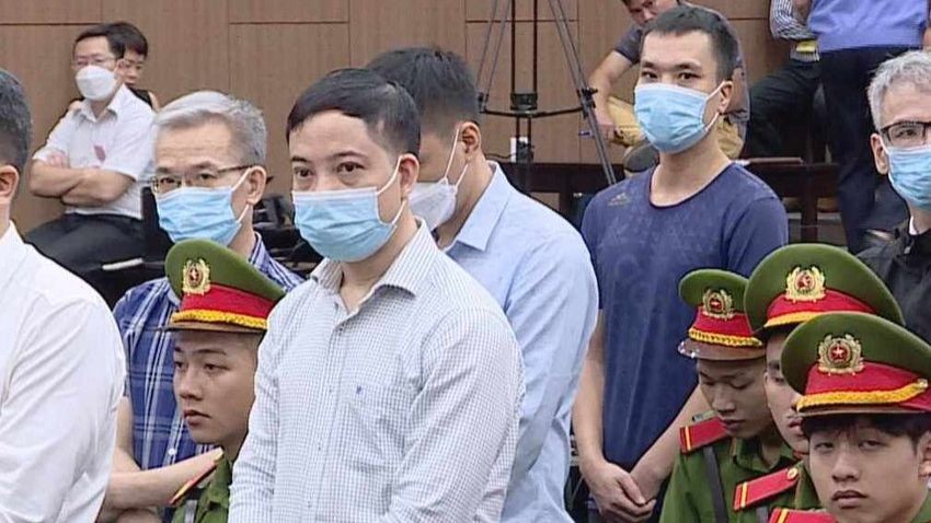 VKS kiến nghị điều tra Thứ trưởng Bộ Y tế Đỗ Xuân Tuyên trong vụ chuyến bay giải cứu ảnh 1