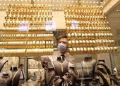 Vàng thế giới phá kỷ lục năm 2020, trong nước đi ngược