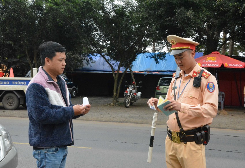 14 people died in an accident on the first day of Tet holiday photo 2