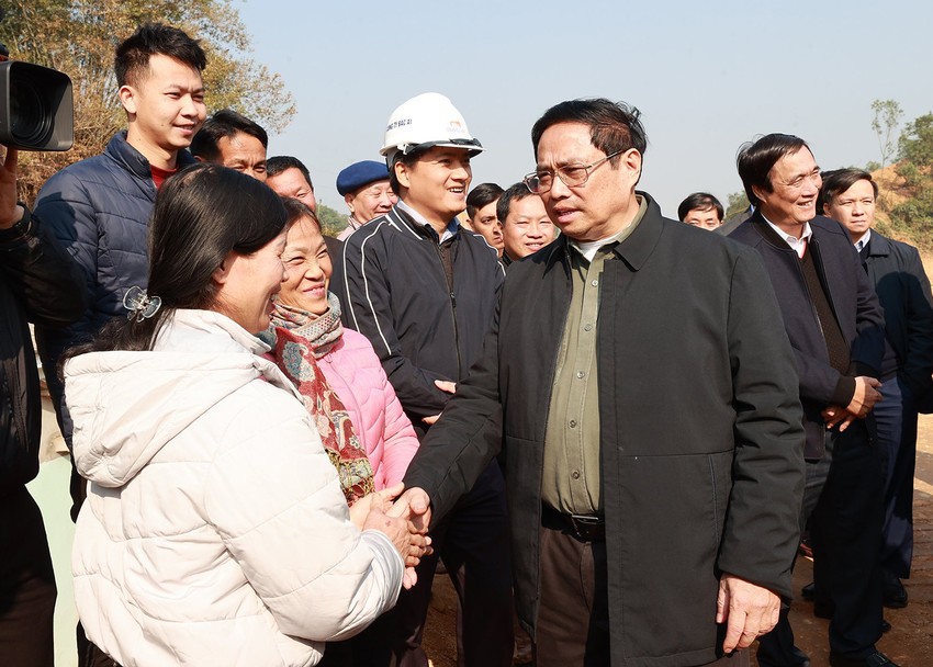 The Prime Minister went to inspect and urge the expressway project Photo 3