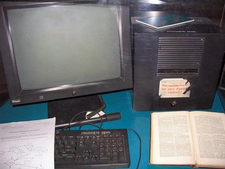 Chiếc máy tính NeXT của Tim Berners-Lee, máy chủ đầu tiên trên thế giới