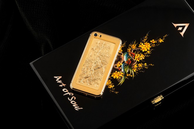 iPhone 5S vỏ vàng giá 180 triệu đồng ảnh 3
