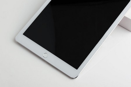 Nút Home được tích hợp cảm biến vân tay Touch ID