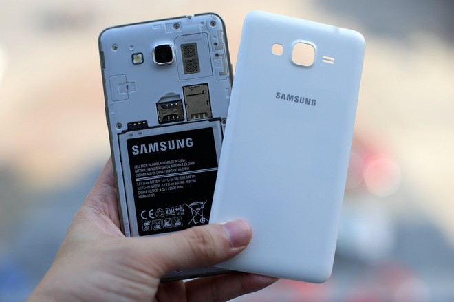 Smartphone camera trước 5 megapixel giá mềm của Samsung ảnh 12