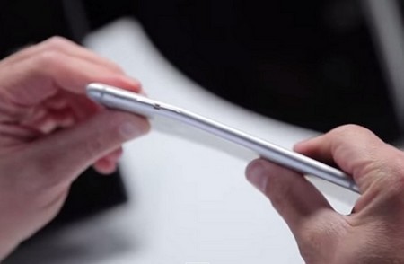 Apple dường như đã cảm thấy tức giận vì iPhone 6 Plus liên tục bị đem ra thử nghiệm bẻ cong