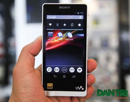Giao diện sử dụng như các mẫu smartphone Xperia của hãng
