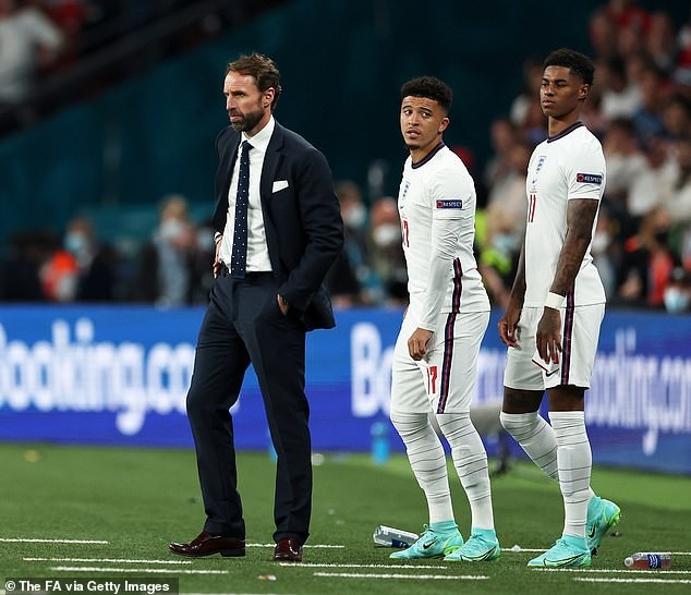 Marcus Rashford's tearful apology photo 4