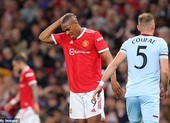 MU bị loại khỏi Carabao Cup, Chelsea và Tottenham thắng loạt “đấu súng”