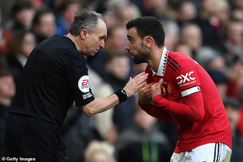 Premier League referee explains MU's 'ghost goal' photo 5