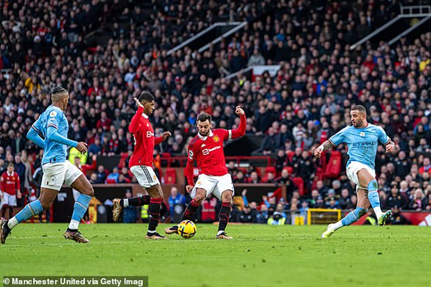 Premier League referee explains MU's 'ghost goal' photo 4