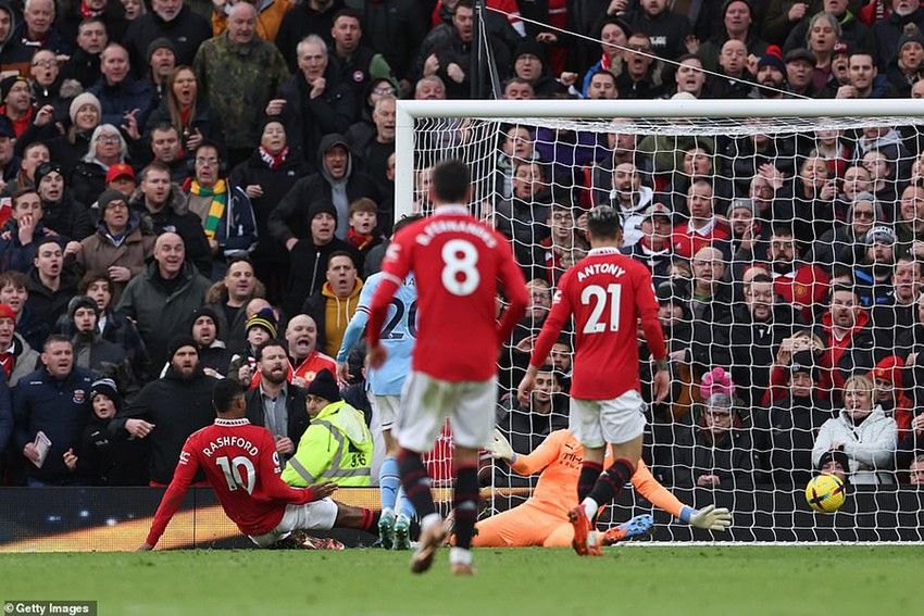 Premier League referee explains MU's 'ghost goal' photo 7