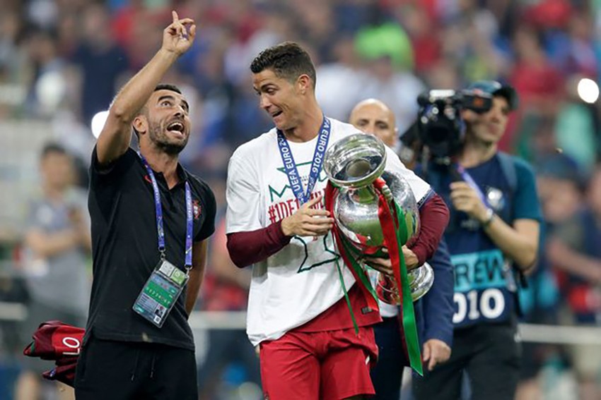 Hướng dẫn cách chọn ảnh đại diện ronaldo đúng ý muốn của bạn