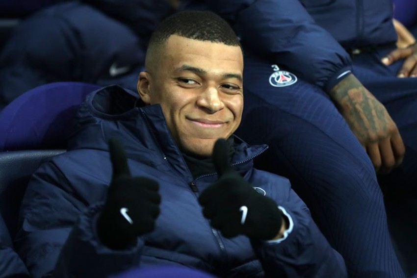 Fan MU sửng sốt vì thông điệp kỳ lạ của Mbappe