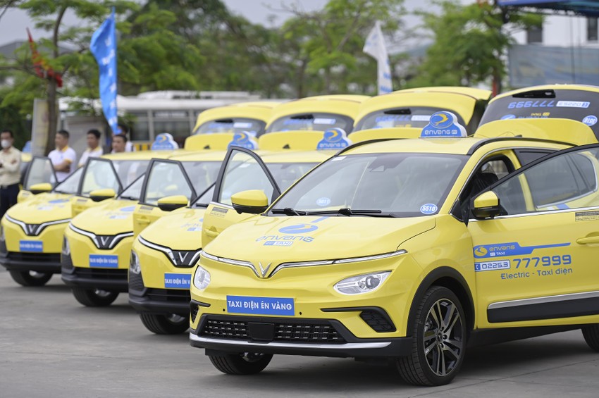 Thêm một hãng taxi đưa xe điện VinFast vào vận hành phục vụ lễ 30-4 và 1-5 ảnh 2