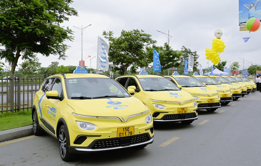 Thêm một hãng taxi đưa xe điện VinFast vào vận hành phục vụ lễ 30-4 và 1-5 ảnh 1