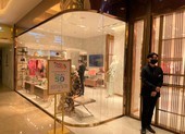 TP.HCM: Hàng loạt mặt hàng giảm giá sốc, có thương hiệu 'xịn' giảm 70%