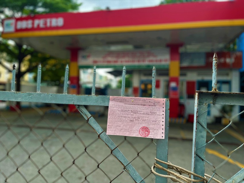 Ho Chi Minh City: Many stores stopped selling gasoline and oil because they were out of stock Photo 2