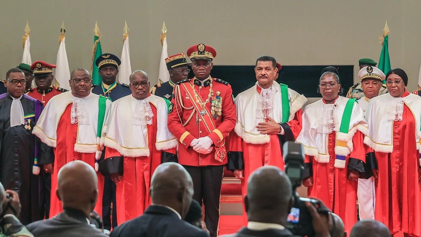Đảo chính châu Phi: Lãnh đạo quân sự Gabon nhậm chức tổng thống; Niger mở cửa không phận ảnh 1