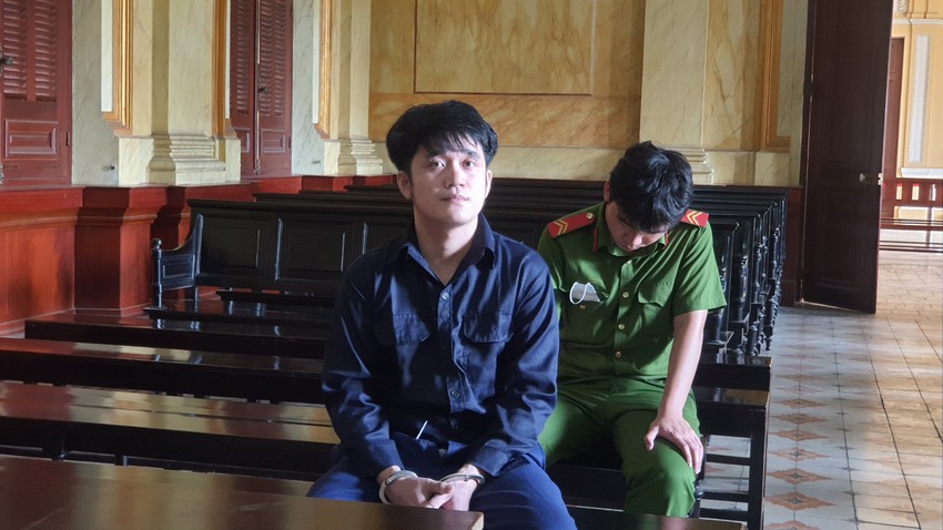 Từ vụ anh shipper bị xử tội tham ô tài sản: Ai là chủ thể của tội này? ảnh 1