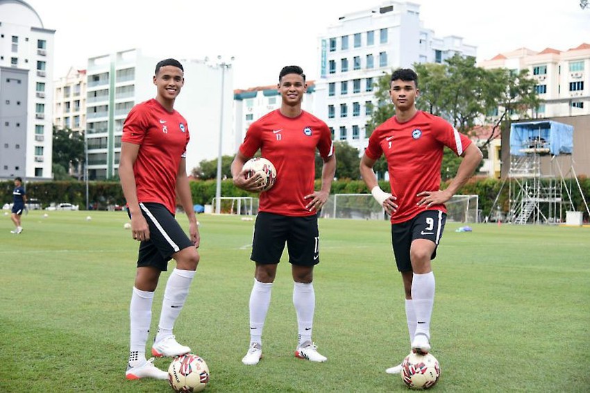 Singapore đấu Myanmar: Các trận đấu tuyển bóng đá quốc gia là một trong những sự kiện thể thao hấp dẫn nhất. Trận đấu giữa Singapore và Myanmar hứa hẹn mang lại rất nhiều cảm xúc dành cho các fan bóng đá. Hãy tới xem hình ảnh thật nhanh để đừng bỏ lỡ bất kỳ pha bóng hay hay những khoảnh khắc đáng chú ý nào.