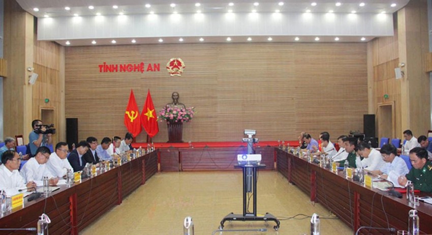 Cửa khẩu Thanh Thủy là cửa khẩu đường bộ quan trọng nhất nằm trên con đường nối Hà Nội với Lào. Với vị trí địa lý chiến lược, nơi đây đóng vai trò cực kỳ quan trọng trong việc kết nối và thúc đẩy thương mại giữa hai nước Việt - Là.