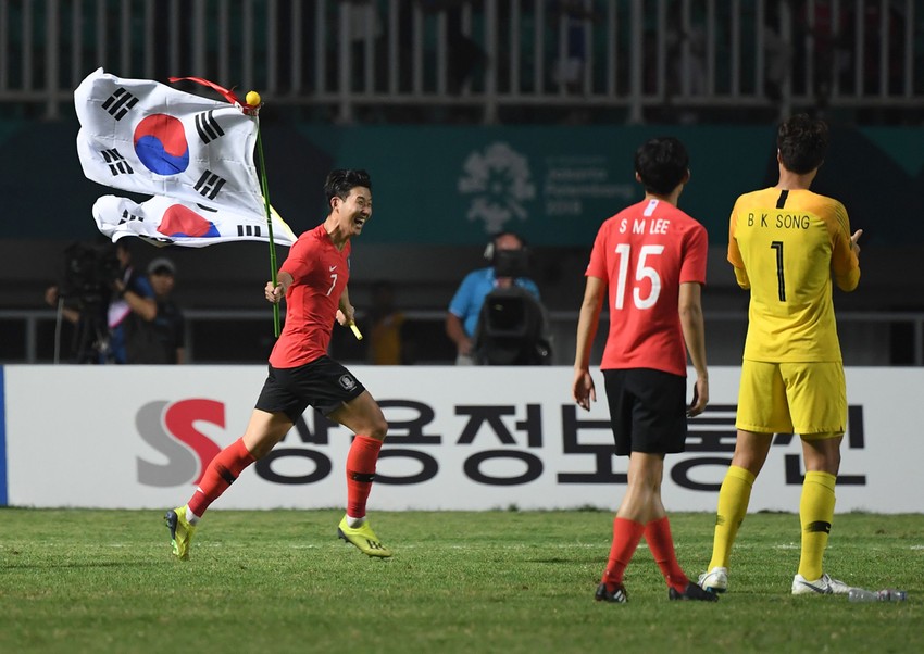 Son Heung-min: Cú sút đẳng cấp của cầu thủ người Hàn Quốc vừa giúp đội tuyển Tottenham Hotspur giành chiến thắng đậm trước đối thủ ở Premier League hôm nay. Những hình ảnh của anh cùng các đồng đội đang chờ bạn khám phá. Hãy cùng nhau chào đón thành công của đội bóng yêu thích!