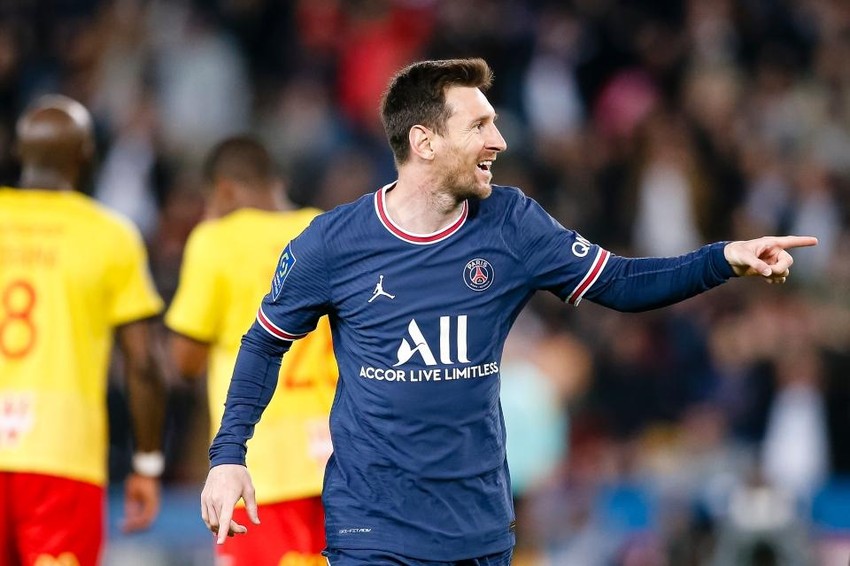 Messi: Thiên tài bóng đá Lionel Messi được mệnh danh là \