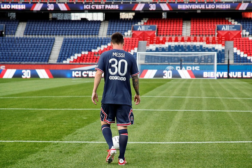 Lionel Messi đã chuyển đến Paris Saint-Germain và nhanh chóng chứng minh tầm quan trọng của mình trong đội bóng. Hãy đón chờ xem anh sẽ mang lại thành công gì cho PSG?