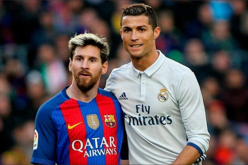 Cùng xem ảnh của Ronaldo và Messi để cảm nhận sự khác biệt giữa hai ngôi sao hàng đầu bóng đá thế giới. Với những kỹ năng và pha bóng đột phá đầy ấn tượng trên sân cỏ, Ronaldo và Messi luôn có sức thu hút không thể chối từ.