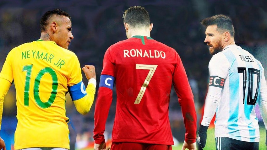 Đừng bỏ lỡ hình ảnh của ba siêu sao Neymar, Messi và Ronaldo, để chiêm ngưỡng những kỹ năng và sự lộng lẫy của bộ ba này trên sân cỏ.