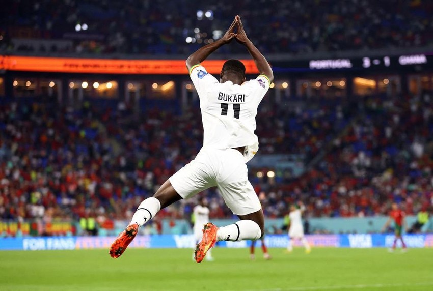Ghana đã chế nhạo Ronaldo trong trận đấu với một bức ảnh ăn mừng siuuu. Nhưng với sức mạnh và tinh thần chiến đấu của mình, Ronaldo đã chứng minh rằng anh không hề bị ảnh hưởng bởi điều này. Hãy đến với hình ảnh ăn mừng siuuu của Ronaldo và cùng hòa vào không khí vui tươi và đầy hào hứng.