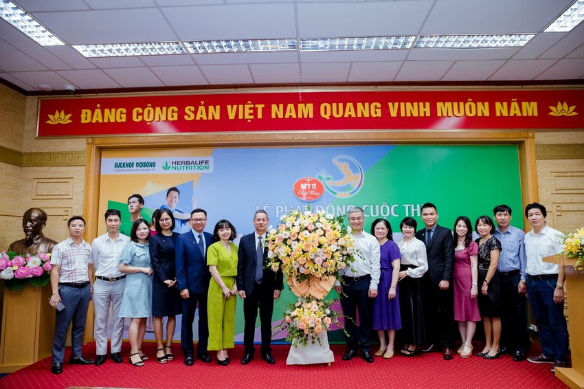 Herbalife Việt Nam luôn nỗ lực mang đến những sản phẩm chất lượng và giá trị tốt nhất cho người tiêu dùng. Đến với chúng tôi, bạn sẽ tìm thấy các sản phẩm sức khỏe, giảm cân và dinh dưỡng không chỉ hiệu quả, mà còn đảm bảo an toàn và được sản xuất từ nguồn nguyên liệu thiên nhiên.