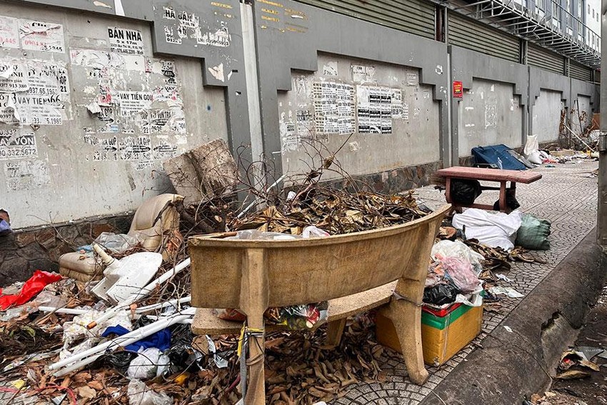 Rác cồng kềnh: Rác cồng kềnh là một vấn đề nghiêm trọng ở nhiều thành phố. Tuy nhiên, những người sáng tạo luôn tìm cách biến những rác thải thành những sản phẩm độc đáo và thú vị. Hãy cùng xem những ý tưởng độc đáo để giải quyết vấn đề rác thải trong mùa đông năm nay.