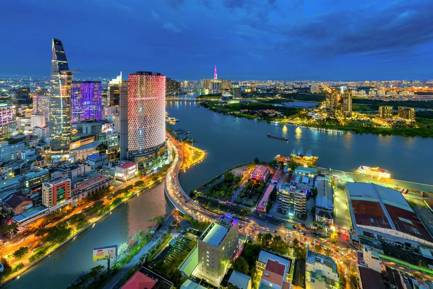 Saigon One Tower - dân tổ: Saigon One Tower là một khu đô thị cao cấp tại trung tâm Sài Gòn, nơi tụ tập những dân tổ đầy năng lượng và tài năng. Với các tiện ích cao cấp, các dịch vụ cùng những người bạn hàng xóm vui tính, bạn sẽ không thể tìm thấy bất cứ điều gì khác hơn ở đây. Hãy đến và khám phá Saigon One Tower ngay hôm nay.