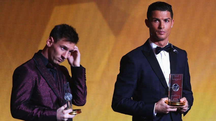 Ronaldo và Messi : Chưa bao giờ là quá muộn để thưởng thức những bức ảnh đẹp về đôi bạn thân Ronaldo và Messi. Mỗi hình ảnh đều lưu giữ những khoảnh khắc kỳ diệu của hai siêu sao này trên sân cỏ và ở ngoài đời. Tận hưởng những bức ảnh tuyệt vời này và đi sâu vào thế giới của những cầu thủ vĩ đại.