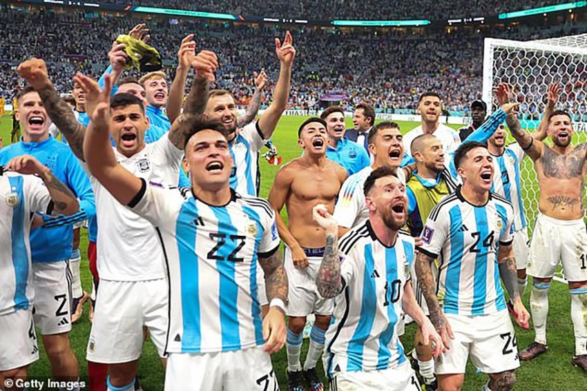 Đừng bỏ lỡ ảnh Messi và đội tuyển Argentina trong World Cup - một trong những đội bóng được mong chờ nhất của giải đấu. Bàn thắng đẹp, pha xử lý thông minh và sự tỏa sáng của Messi sẽ đưa bạn tới một thế giới bóng đá tuyệt vời.