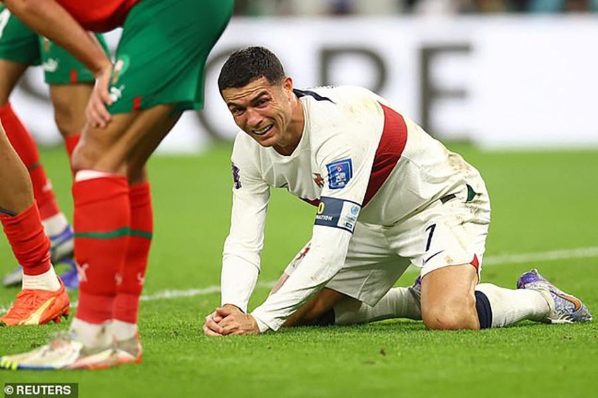 Ronaldo bật khóc khi Bồ Đào Nha bị loại World Cup 2022: Bức ảnh này ghi lại khoảnh khắc Ronaldo không kìm được nước mắt khi đội tuyển Bồ Đào Nha bị loại khỏi World Cup