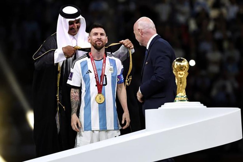 Sắp đến ngày Messi và đội tuyển Argentina thể hiện tài năng để giành được chiếc cúp vô địch tại World Cup. Hãy cùng đón xem những pha bóng đẹp mắt và những cảm xúc giàu tính giải trí mà anh và đồng đội mang lại cho người hâm mộ.